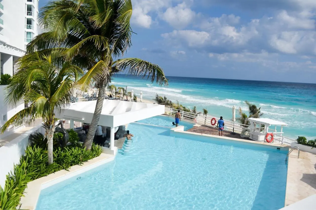 Nuevo Estudio A Pie De Playa, Vistas Increibles, Alberca, Gym Jacuzi, Seguridad, 3503 Cancún Mexico