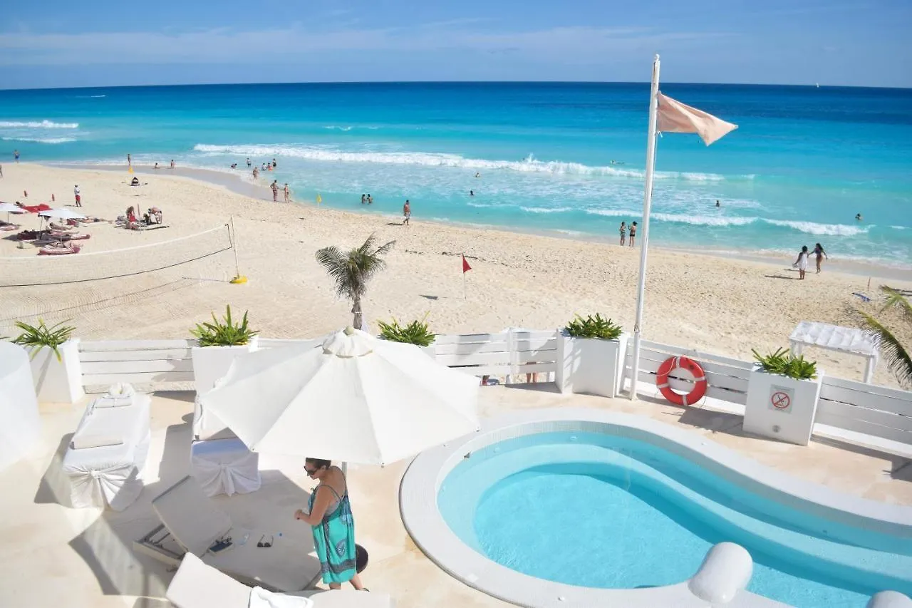 Nuevo Estudio A Pie De Playa, Vistas Increibles, Alberca, Gym Jacuzi, Seguridad, 3503 Cancún